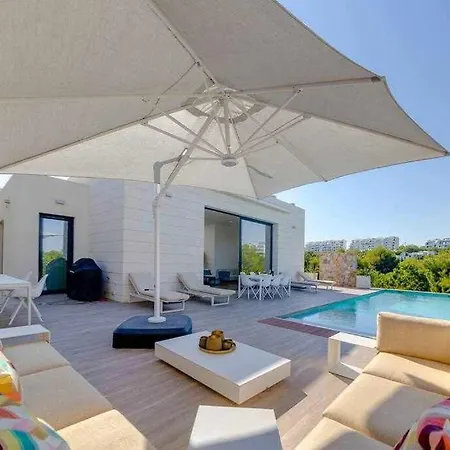 Exclusiva Con Piscina Climatizada Colinas *