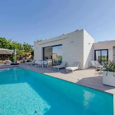 Exclusiva Con Piscina Climatizada Colinas *