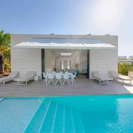Exclusiva Con Piscina Climatizada Colinas