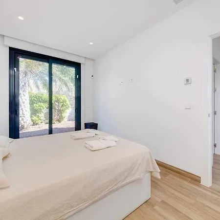 Exclusiva Con Piscina Climatizada Colinas Orihuela