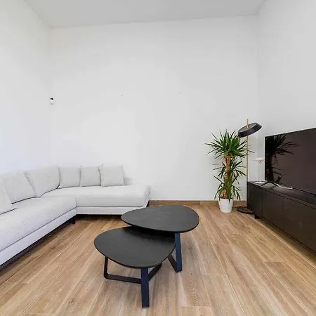 Exclusiva Con Piscina Climatizada Colinas