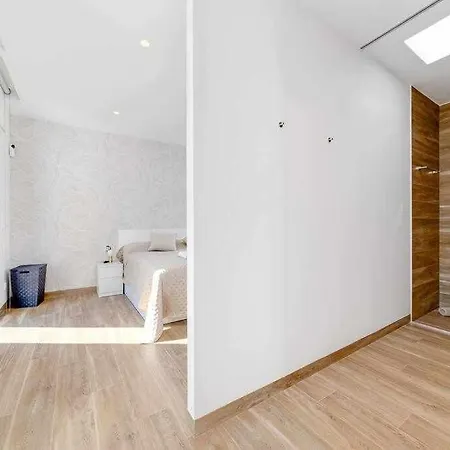 Exclusiva Con Piscina Climatizada Colinas 오리후엘라